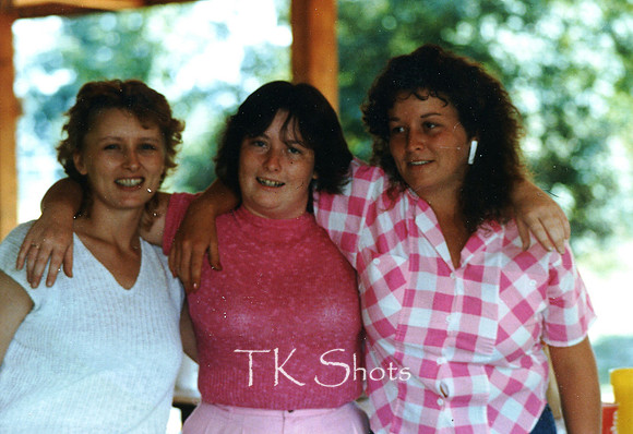 Family Reunion 1986 Terrie, Pam and Paula