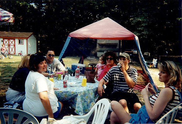 Family Reunion 1998 at Gladys' Rhonda, Ryan, Amy, Sharon