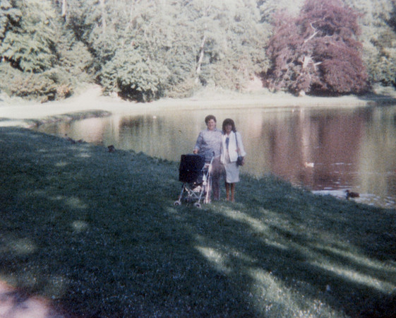Joyce, Pat and Christopher in England 1985