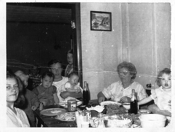 Grandmom White, Betty, Pam, Roy, Paula, Dawn, Jimmy